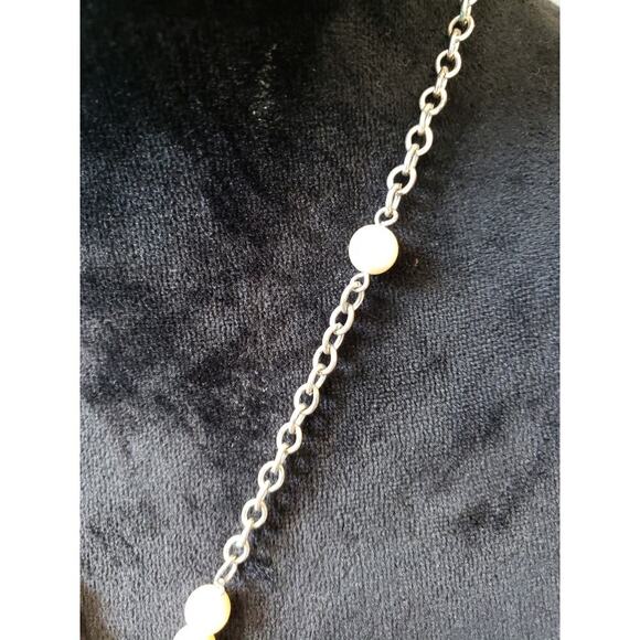 Vintage Style Filigree Pendant Necklace Faux Pearl Chain Statement Jewelry - Picture 4 of 6